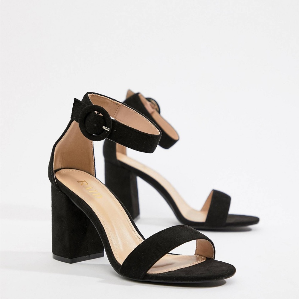 RAID Wide Fit Genna Black Block Heel